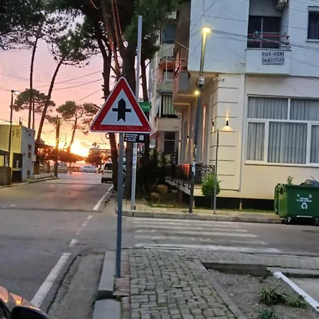 Giorgio's Apartmant On The Sea Durrës