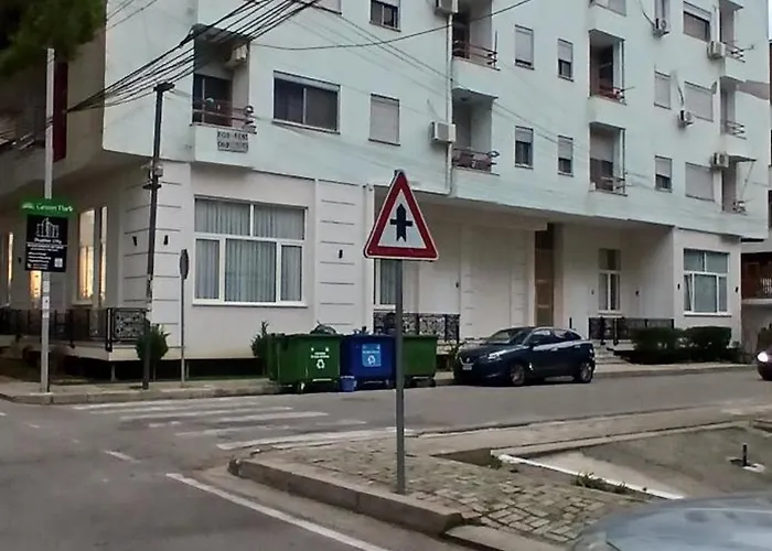 Giorgio's Apartmant On The Sea Durrës